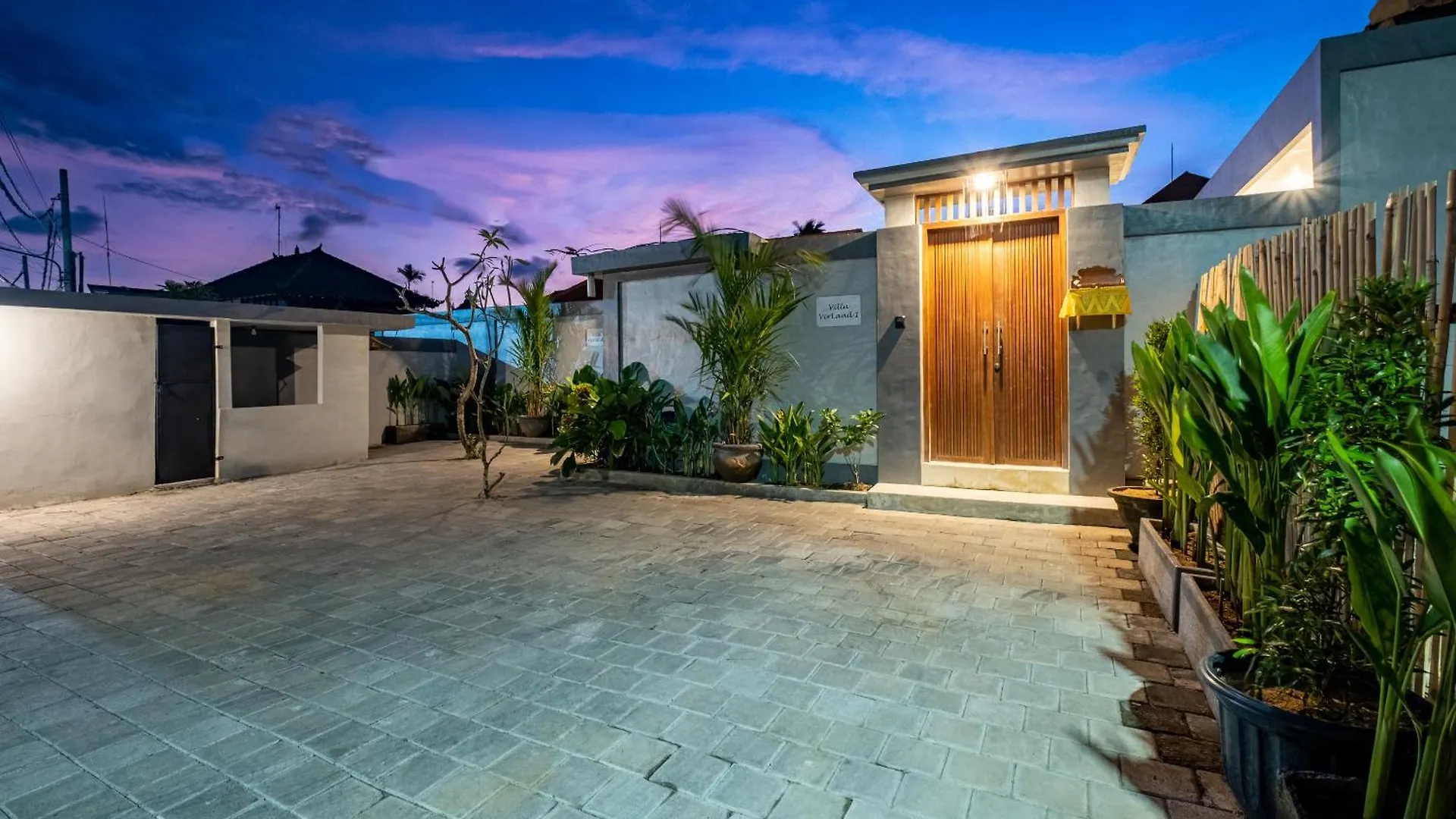 Brand New - Spacious Complex Villas Virland - Center Seminyak