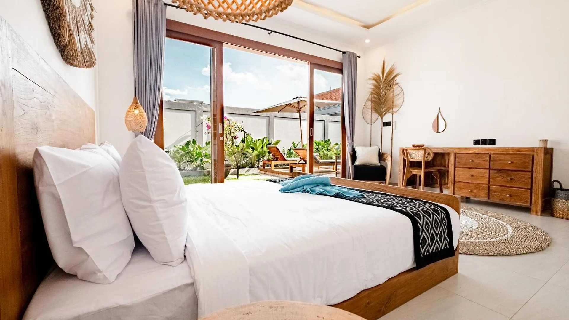 Brand New - Spacious Complex Villas Virland - Center Seminyak Indonesië