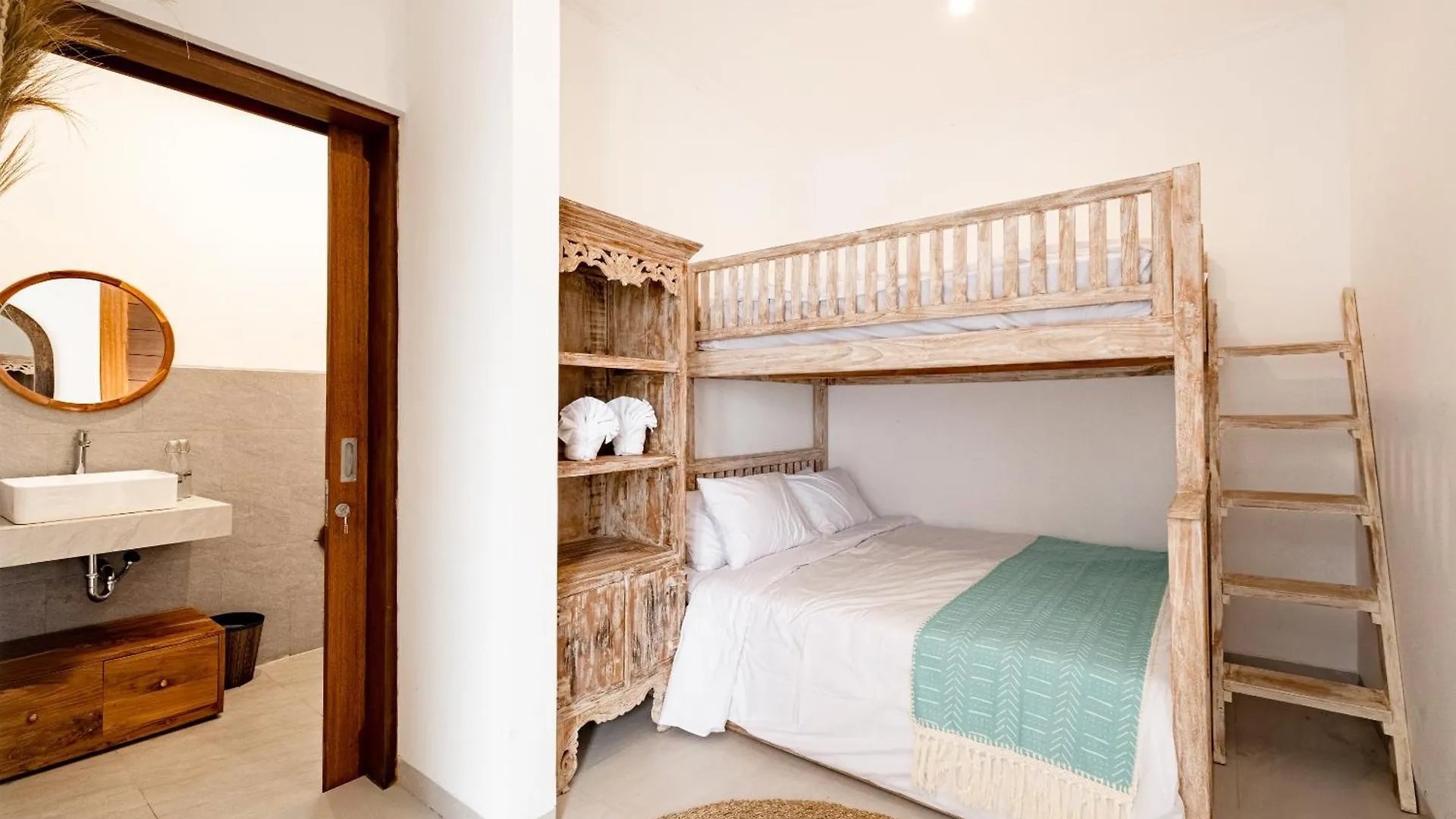 Brand New - Spacious Complex Villas Virland - Center Seminyak