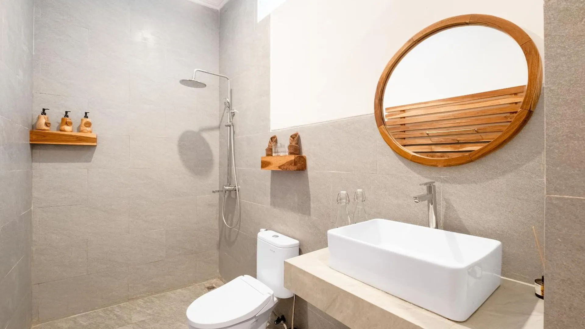 Brand New - Spacious Complex Villas Virland - Center Seminyak