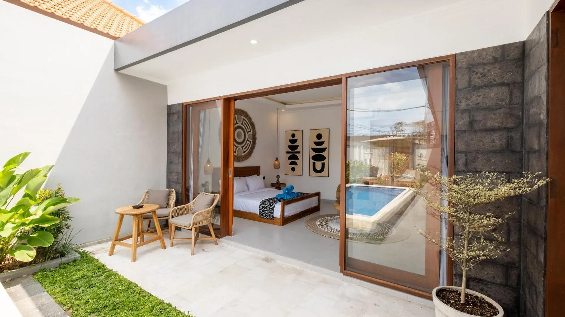 Brand New - Spacious Complex Villas Virland - Center Seminyak